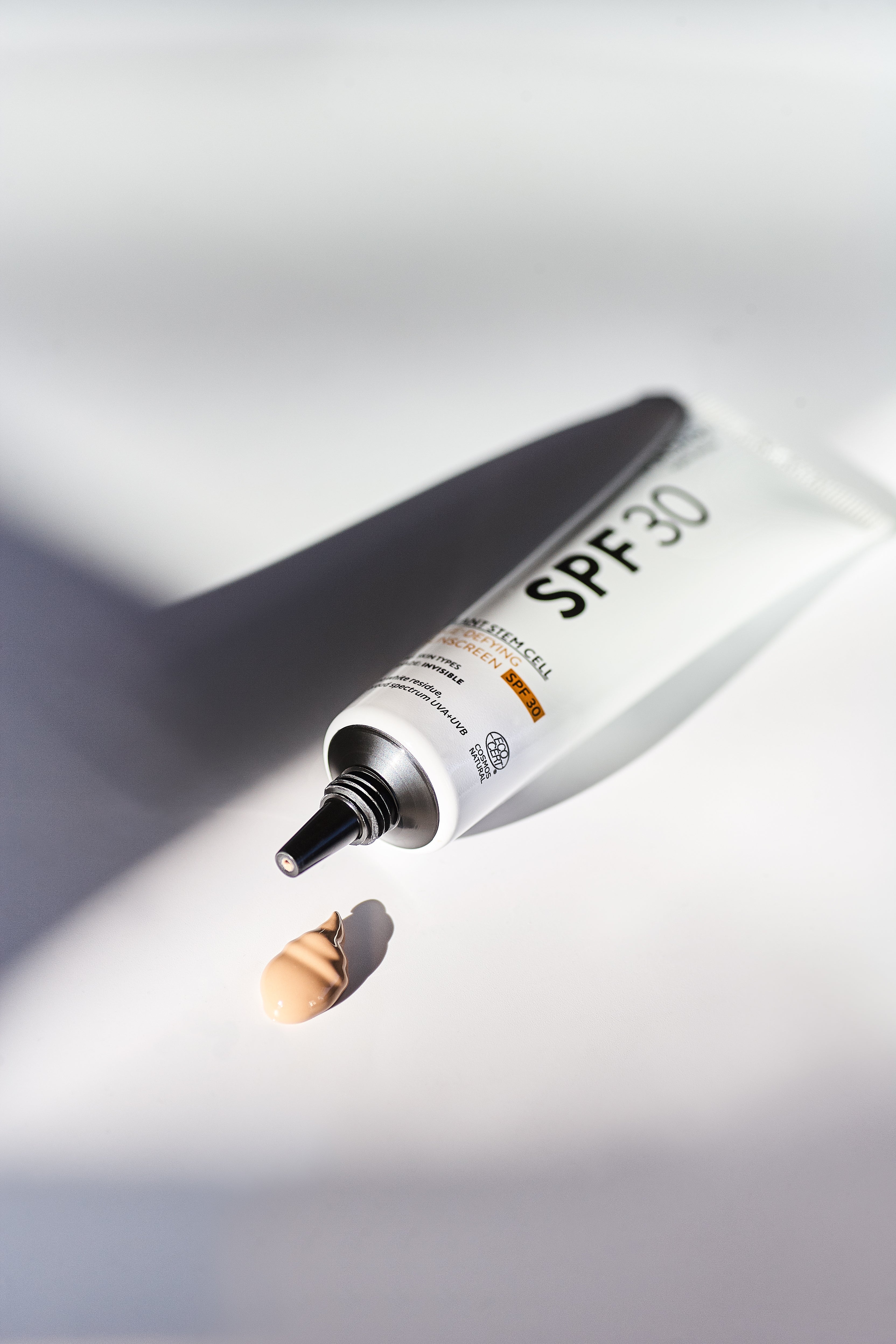 Crème solaire visage anti-âge SPF 30 à cellules souches végétales - Madara